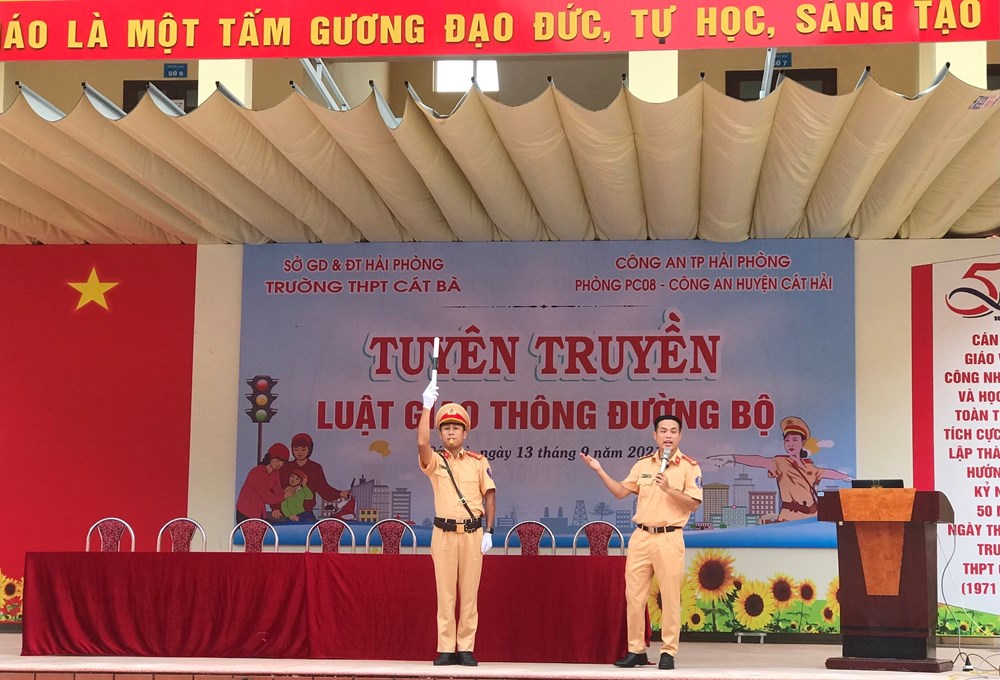 Công an huyện Cát Hải: Xử lý nghiêm 1.053 trường hợp vi phạm trật tự an toàn giao thông